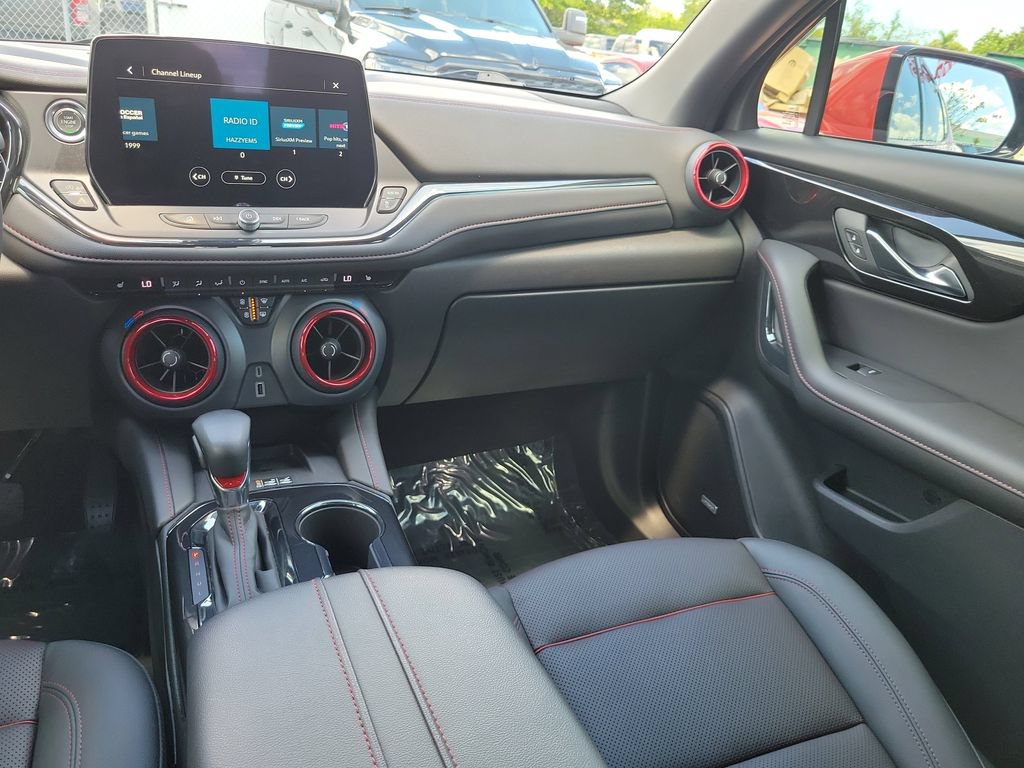 Used 2025 Chevrolet Blazer RS FWD image 14