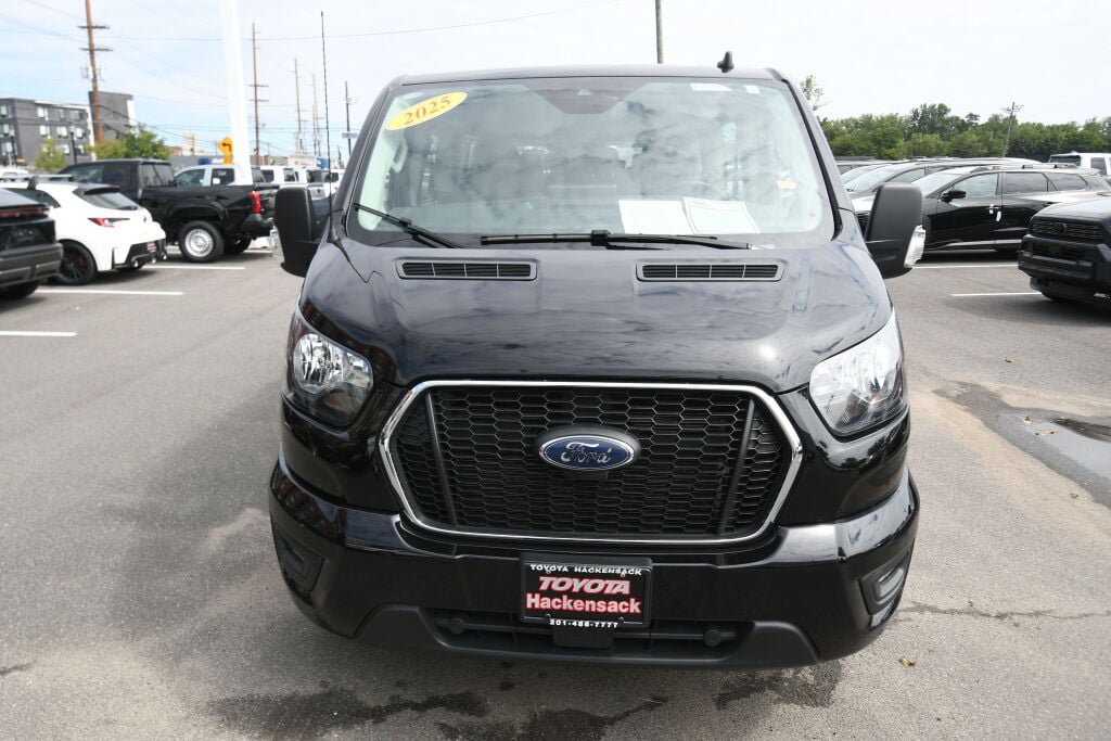 Used 2025 Ford Transit 350 XLT RWD image 3