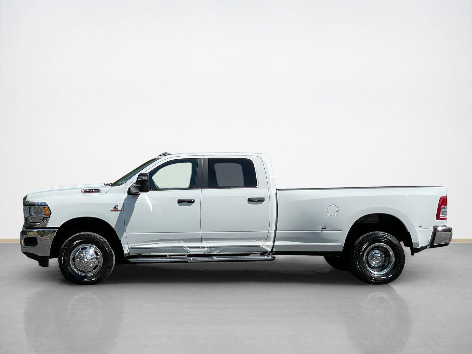 Certified 2024 RAM 3500 Big Horn AWD/4WD image 4