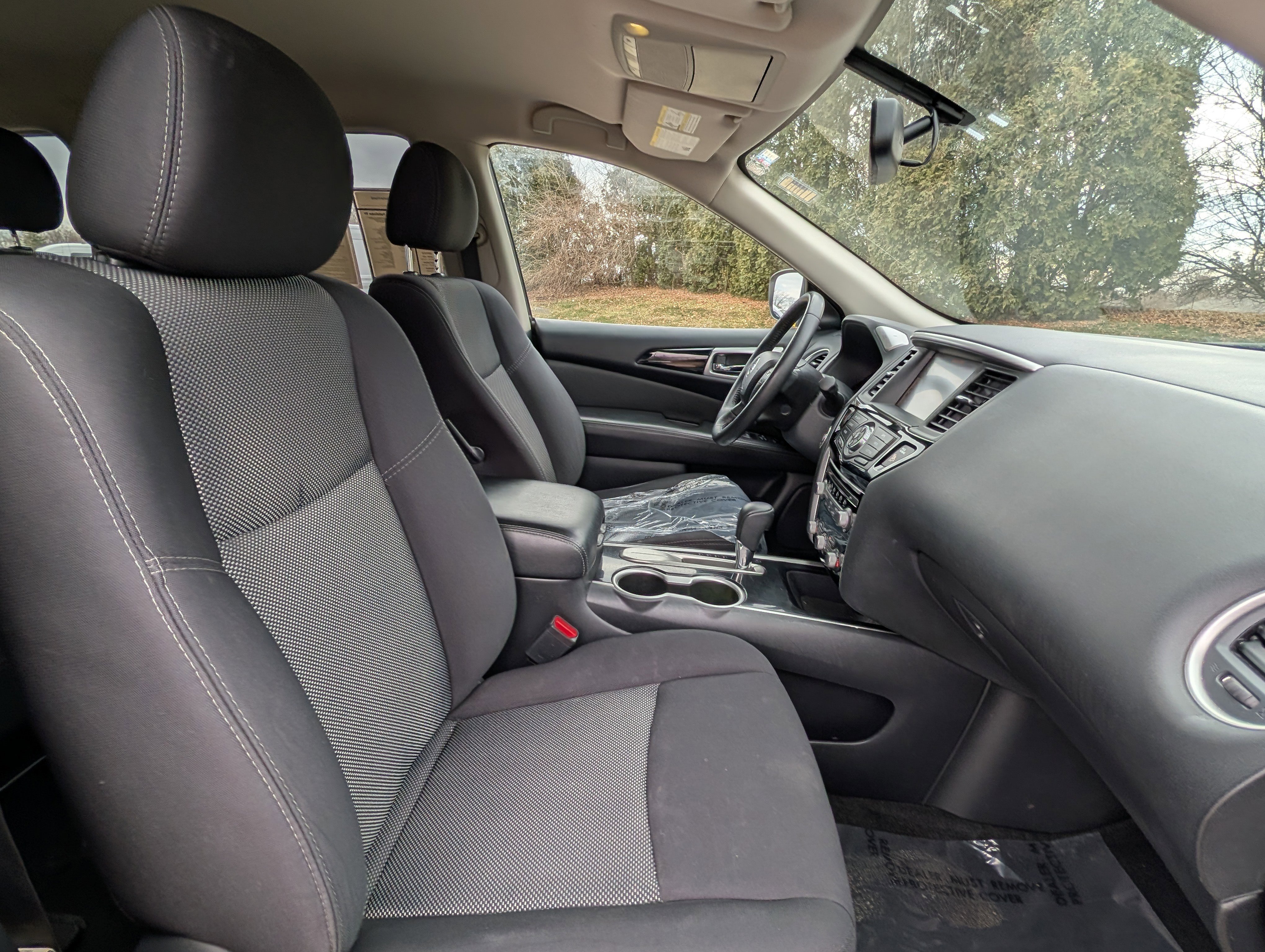 Used 2019 Nissan Pathfinder SV image 12