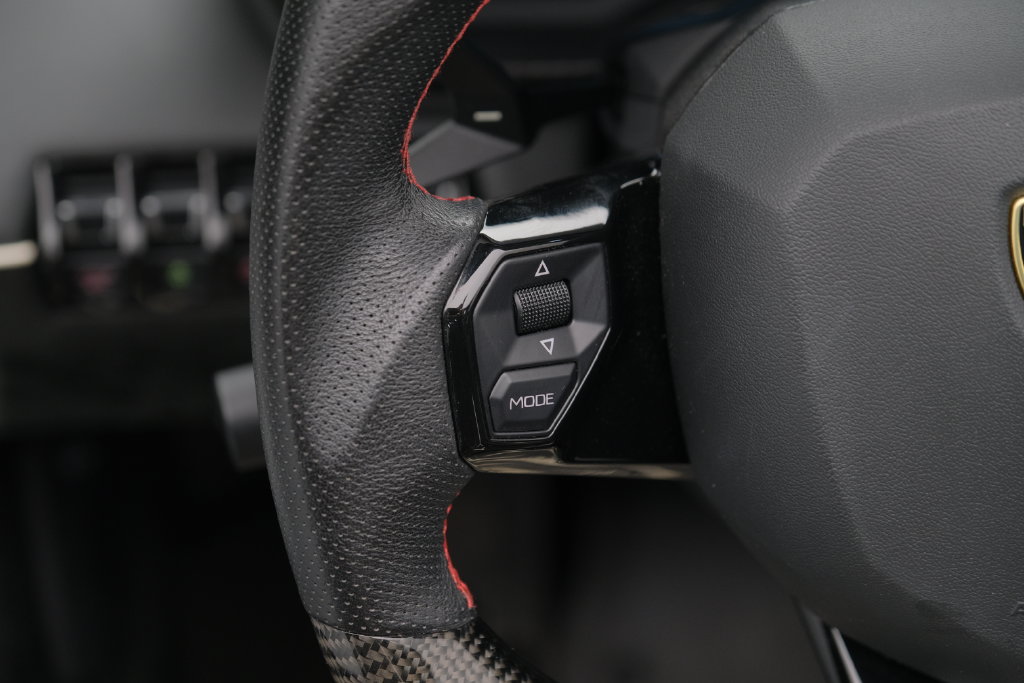 Used 2021 Lamborghini Aventador SVJ AWD/4WD image 39