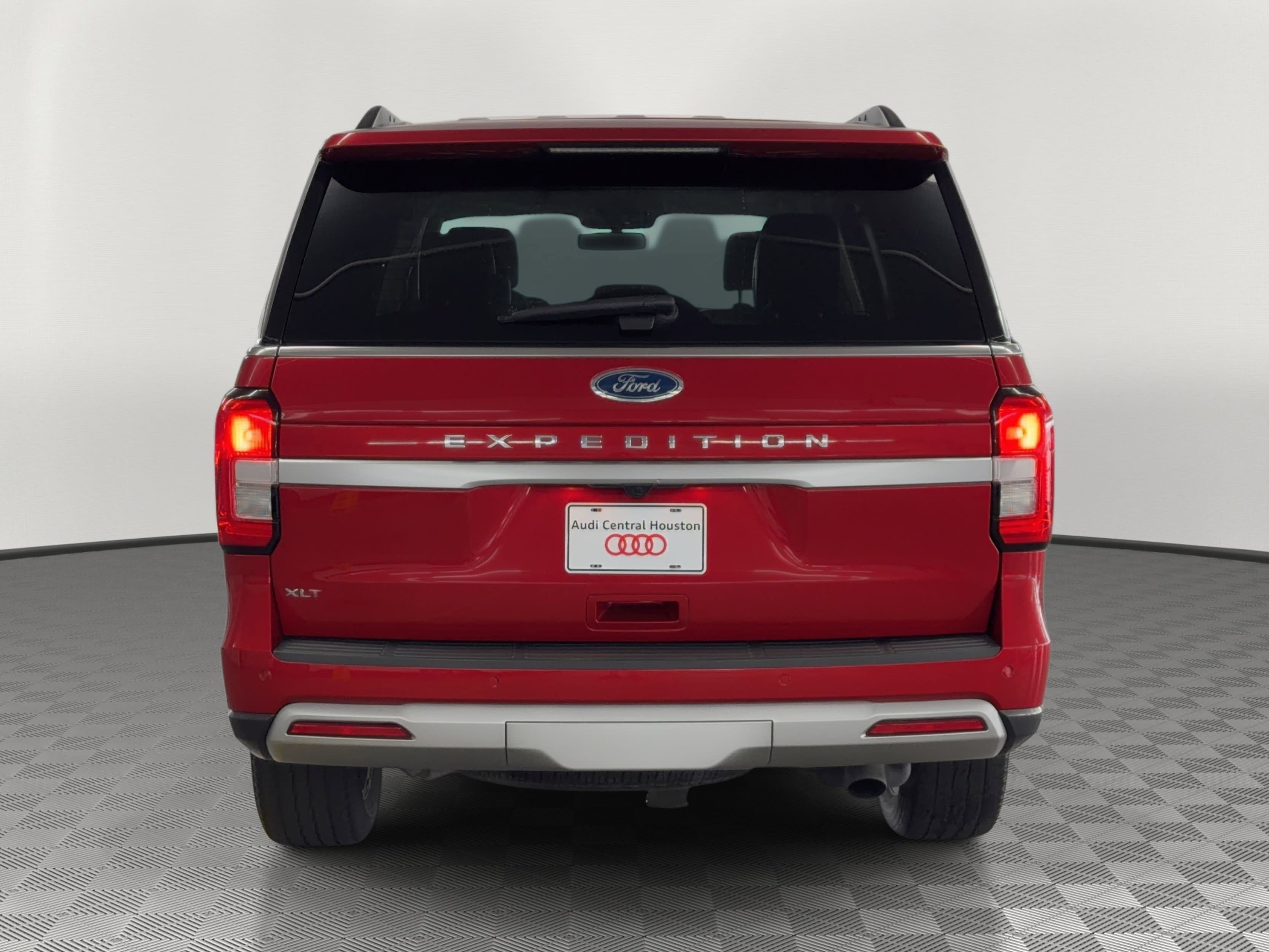 Used 2022 Ford Expedition XLT RWD image 10