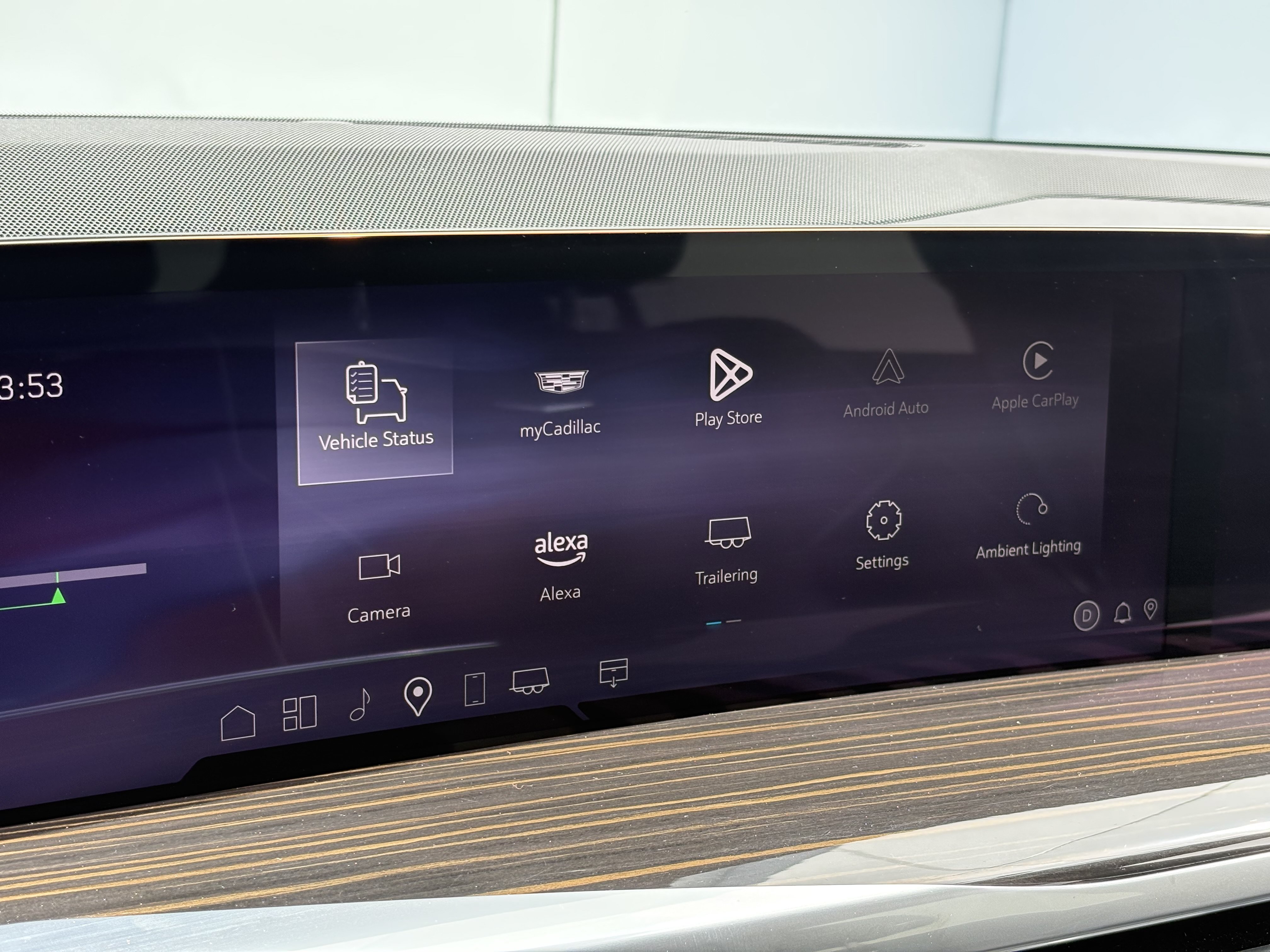 Certified 2025 Cadillac Escalade ESV Premium Luxury AWD/4WD image 25