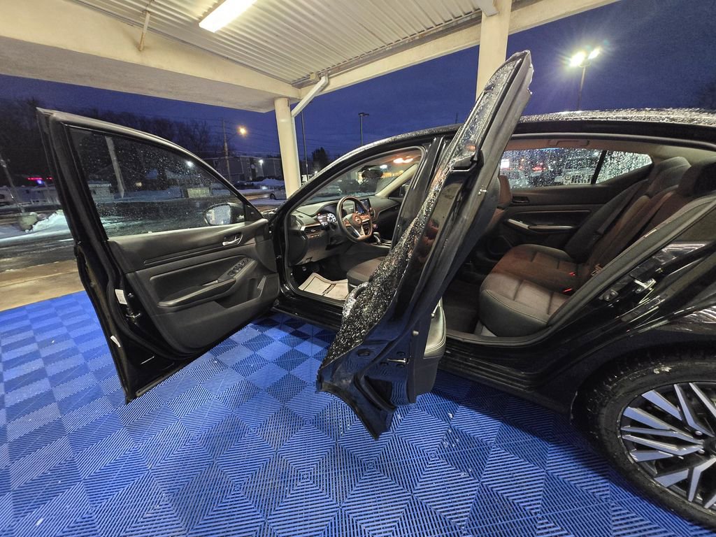 Used 2024 Nissan Altima 2.5 SV image 21