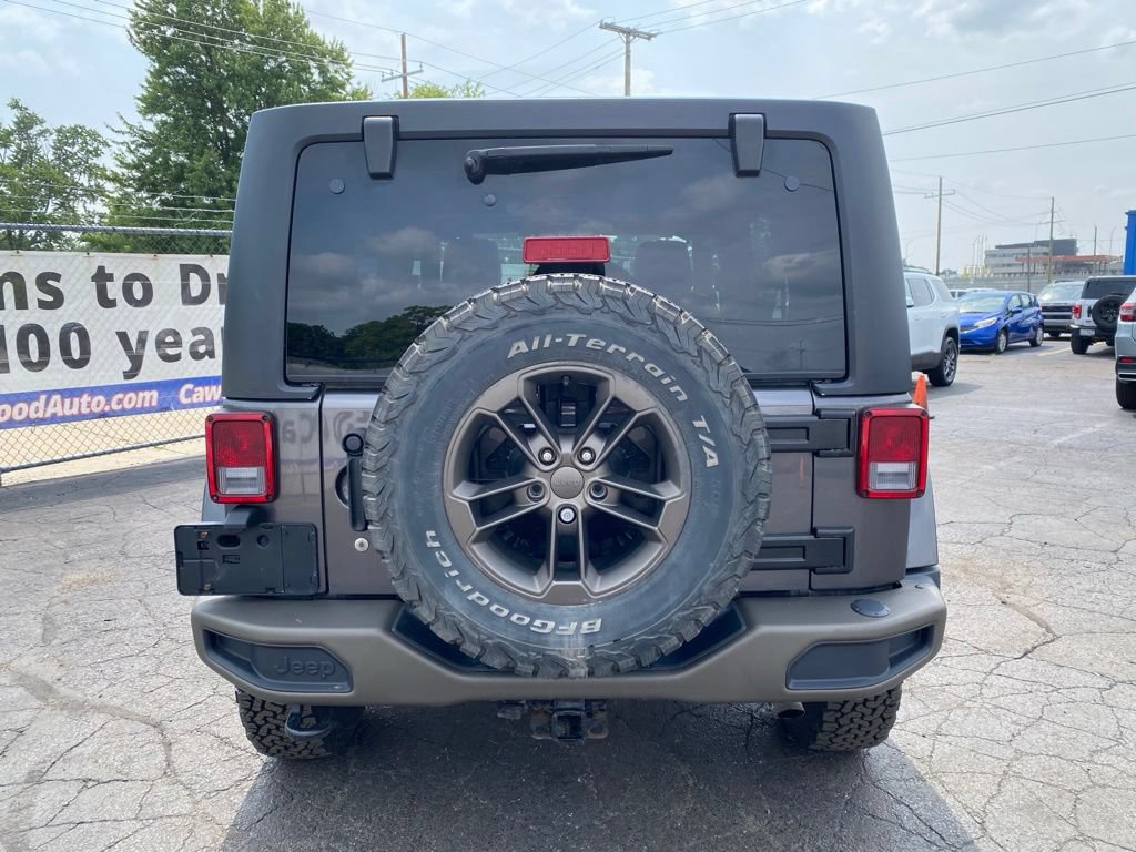 Used 2016 Jeep Wrangler Unlimited Sahara AWD/4WD image 3