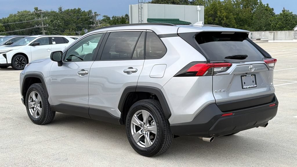 Used 2025 Toyota RAV4 LE AWD/4WD image 3