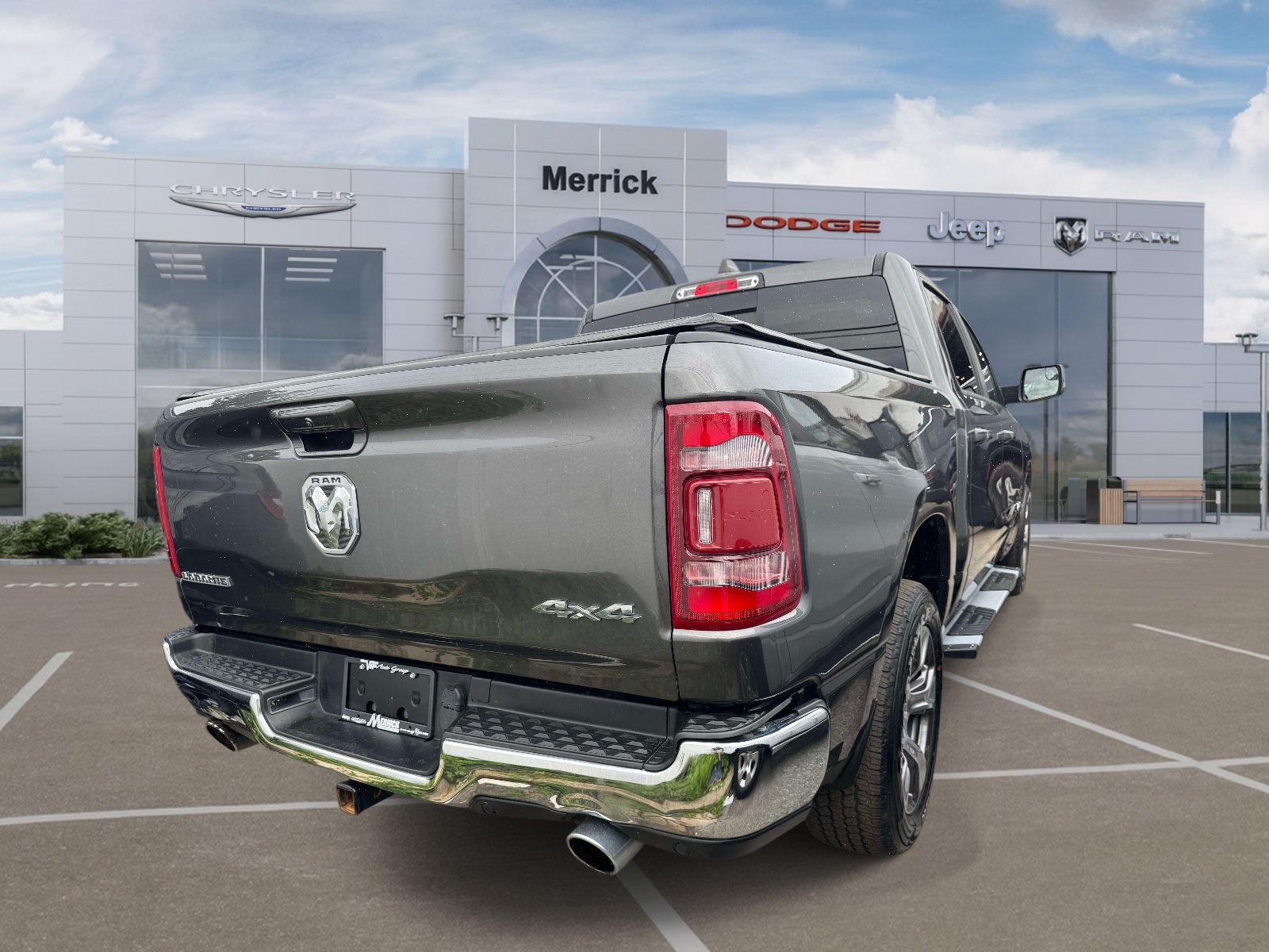 Used 2023 RAM 1500 Laramie AWD/4WD image 6