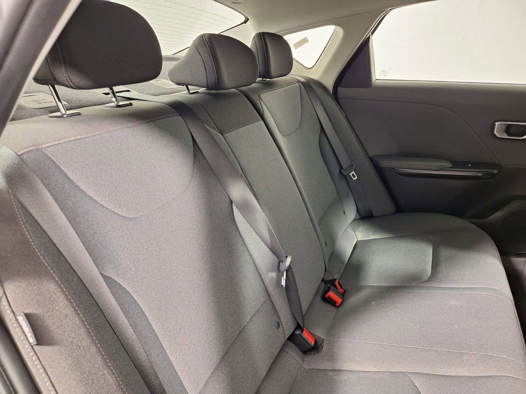 Used 2025 Kia K4 FWD image 28