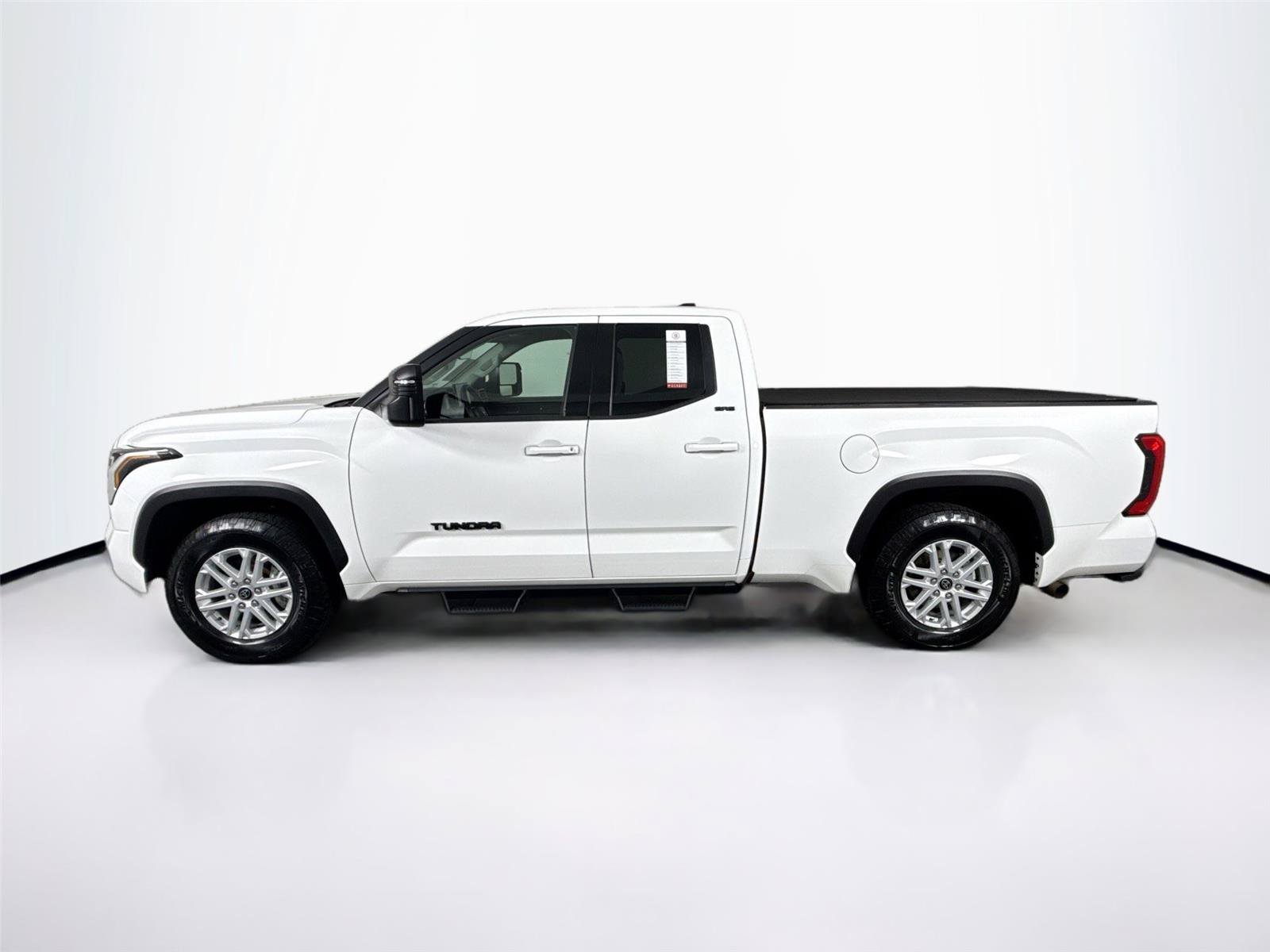 Used 2022 Toyota Tundra SR5 w/ SR5 Premium Package RWD image 13