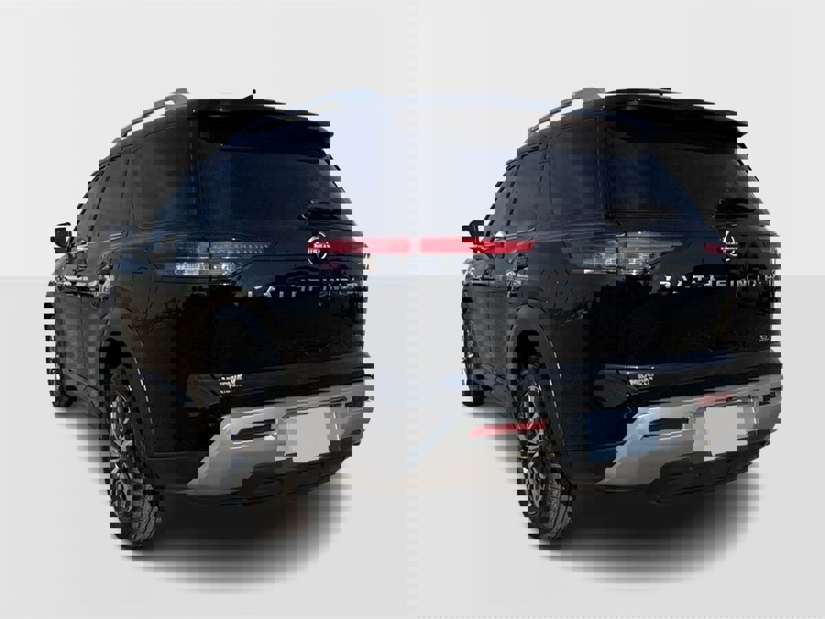 New 2025 Nissan Pathfinder SL image 3