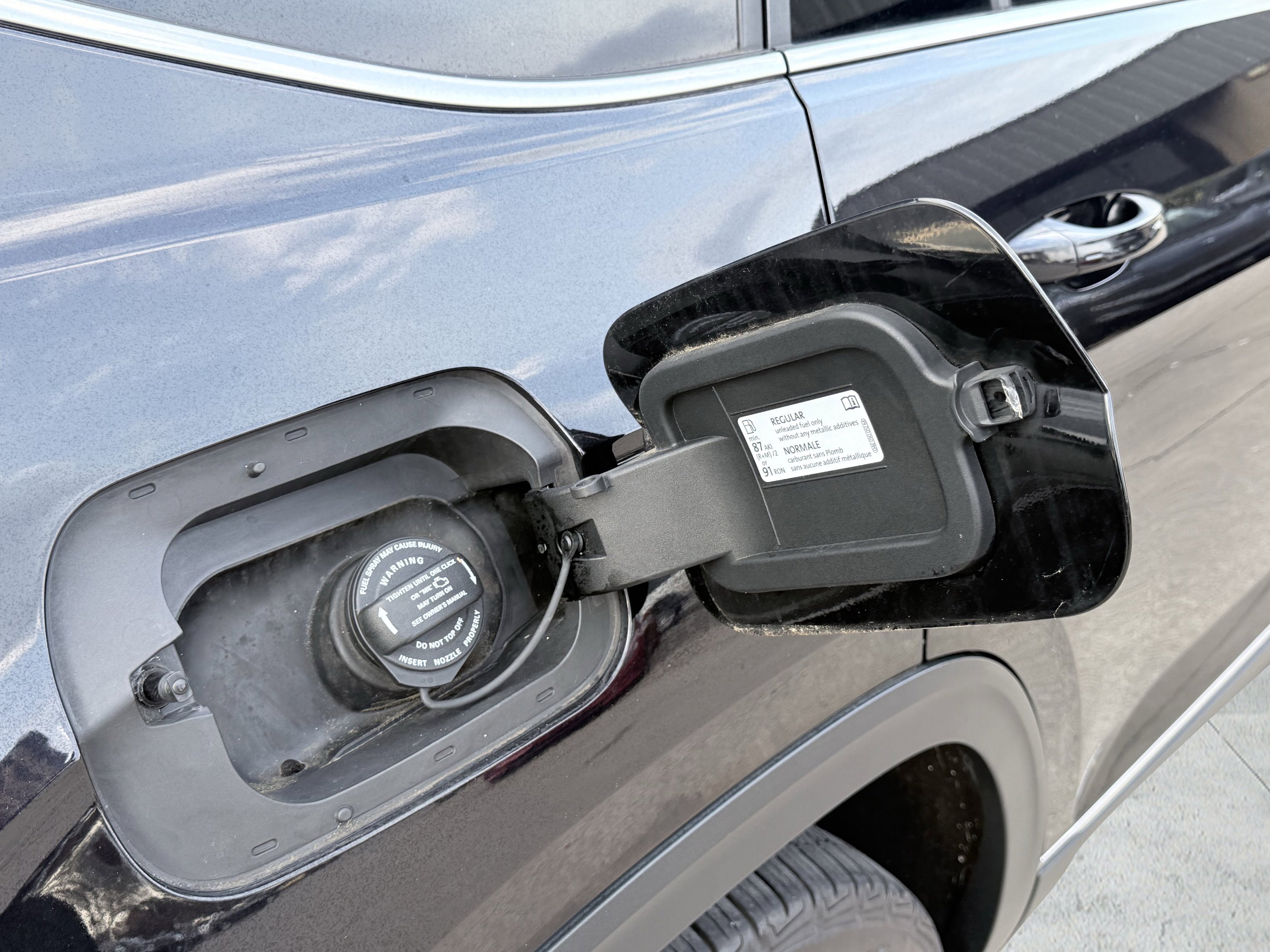 Used 2018 Volkswagen Atlas SEL Premium image 11