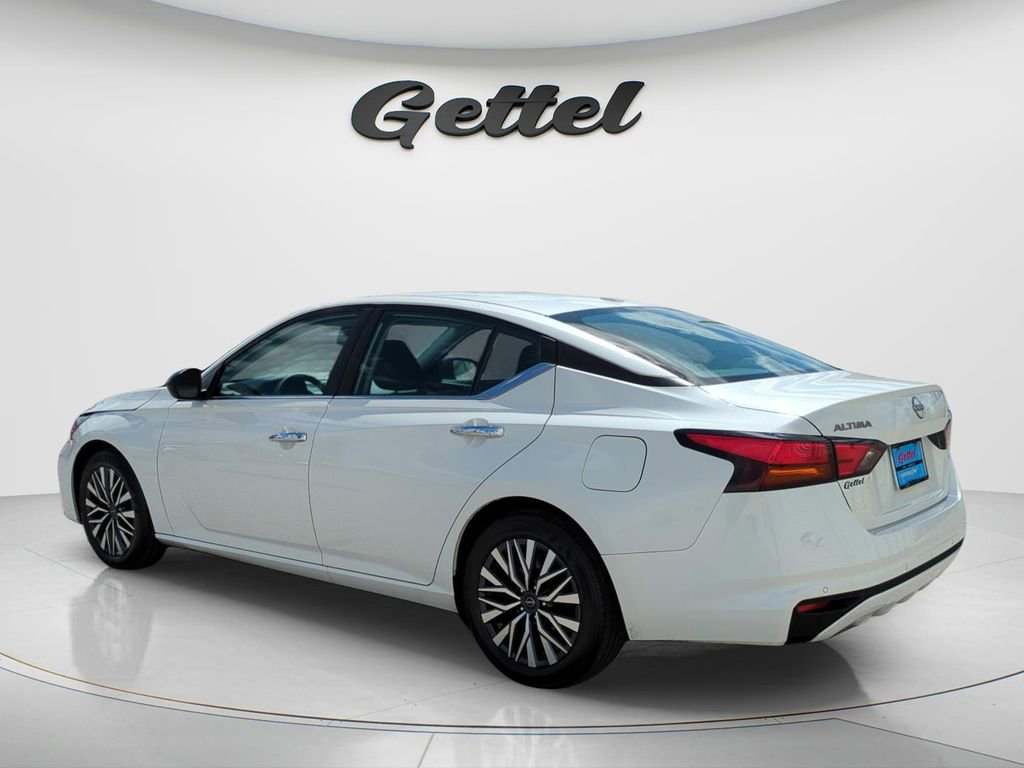 Certified 2025 Nissan Altima 2.5 SV image 6