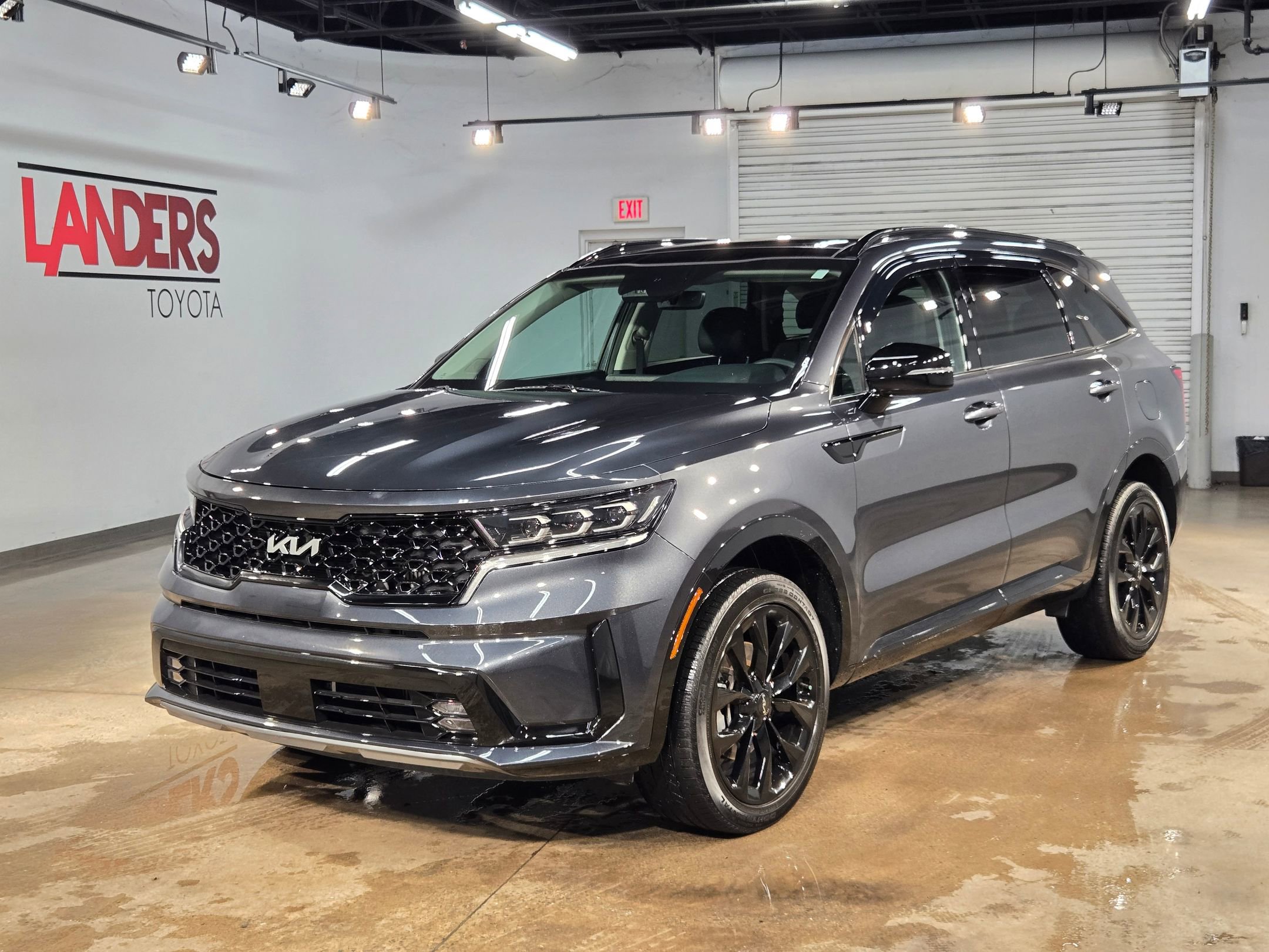 Used 2023 Kia Sorento SX AWD/4WD image 3