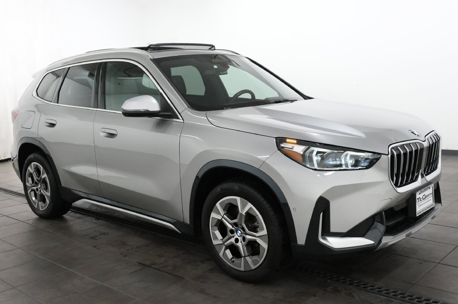 Used 2023 BMW X1 xDrive28i w/ Premium Package AWD/4WD image 7
