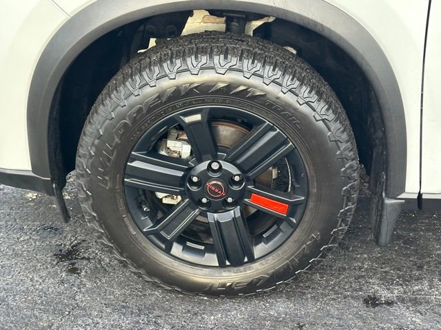 Certified 2025 Nissan Rogue SV AWD/4WD image 9