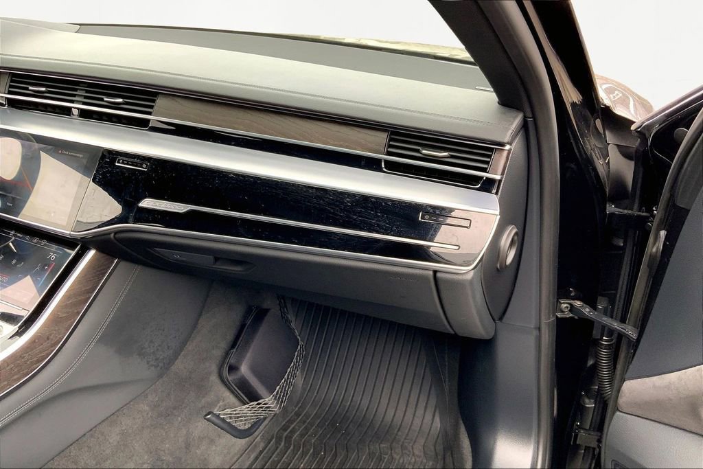 Used 2021 Audi A8 L 4.0T w/ Executive Plus Package image 18