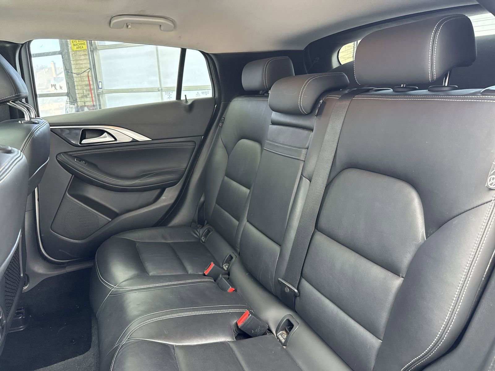 Used 2018 INFINITI QX30 Premium w/ Cargo Package image 30