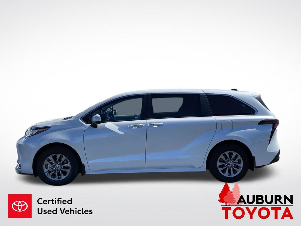 Certified 2023 Toyota Sienna XLE FWD image 4