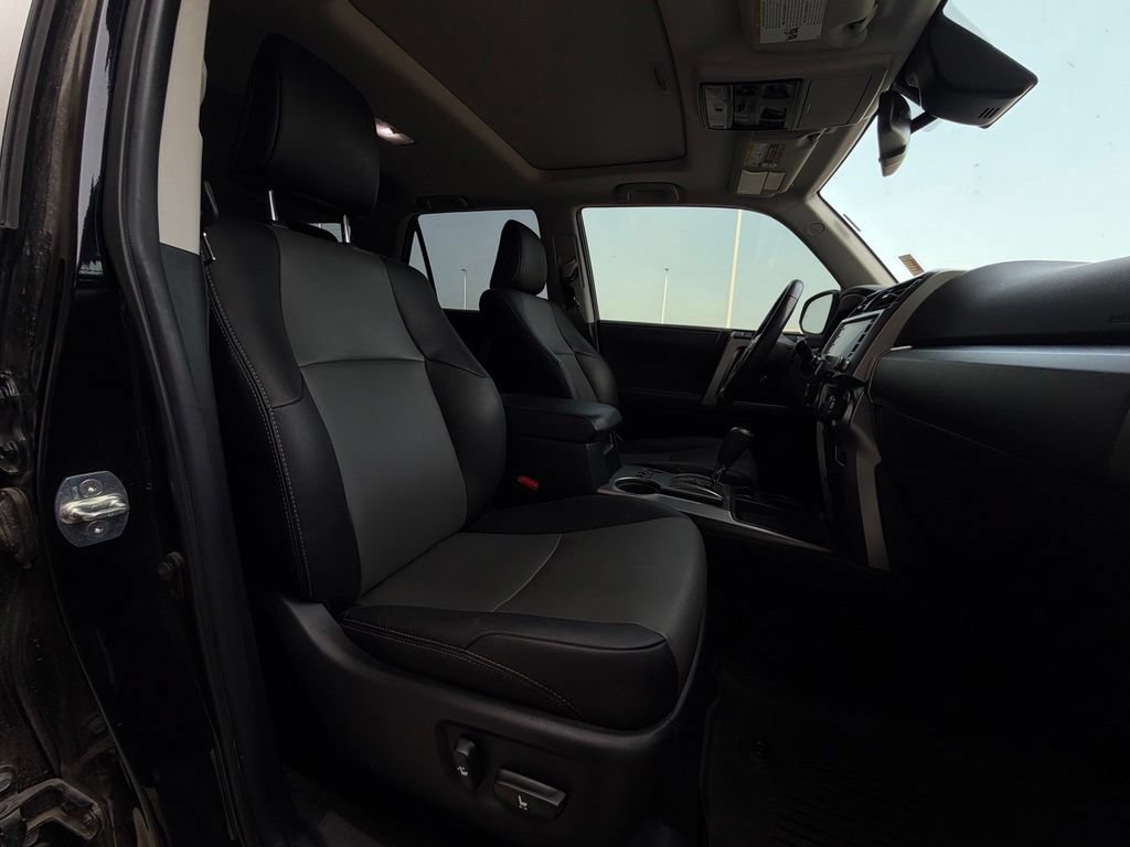 Used 2023 Toyota 4Runner SR5 Premium w/ Moonroof Package RWD image 25