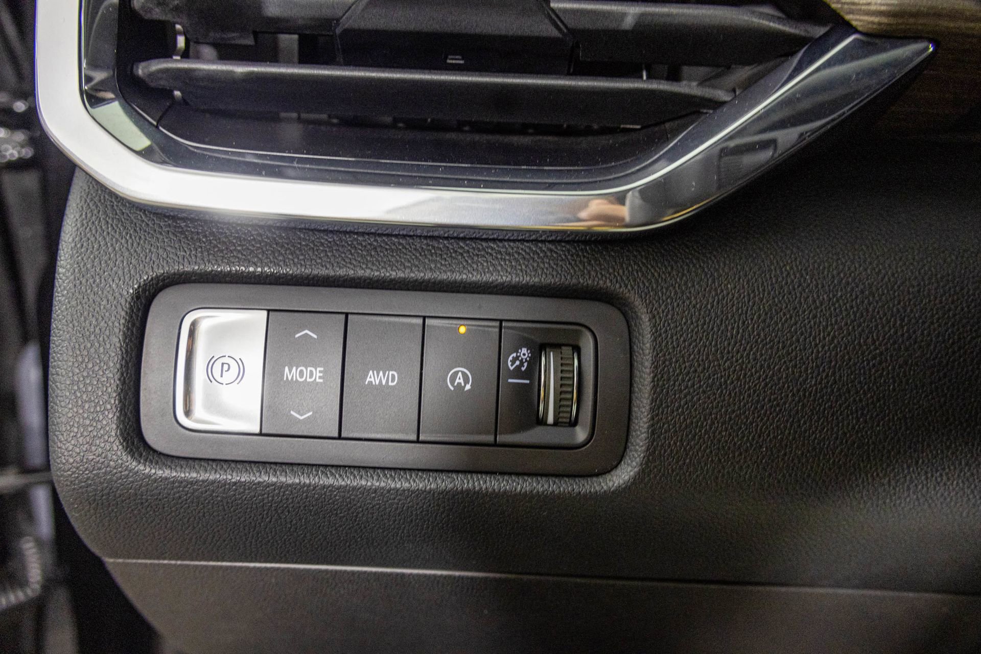 Used 2024 GMC Acadia Denali image 20