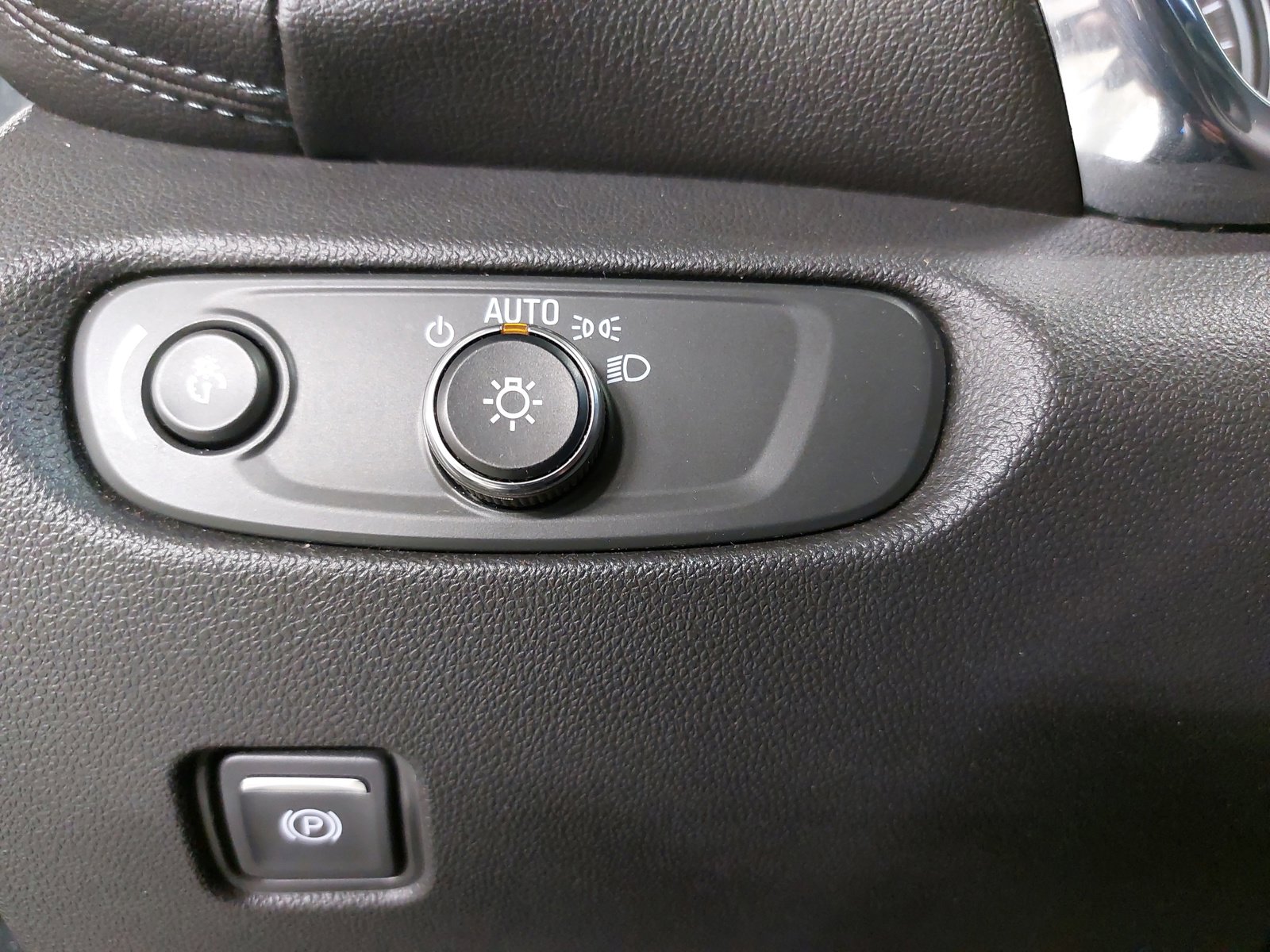 Used 2020 Chevrolet Blazer LT w/ LPO, Floor Liner Package FWD image 28