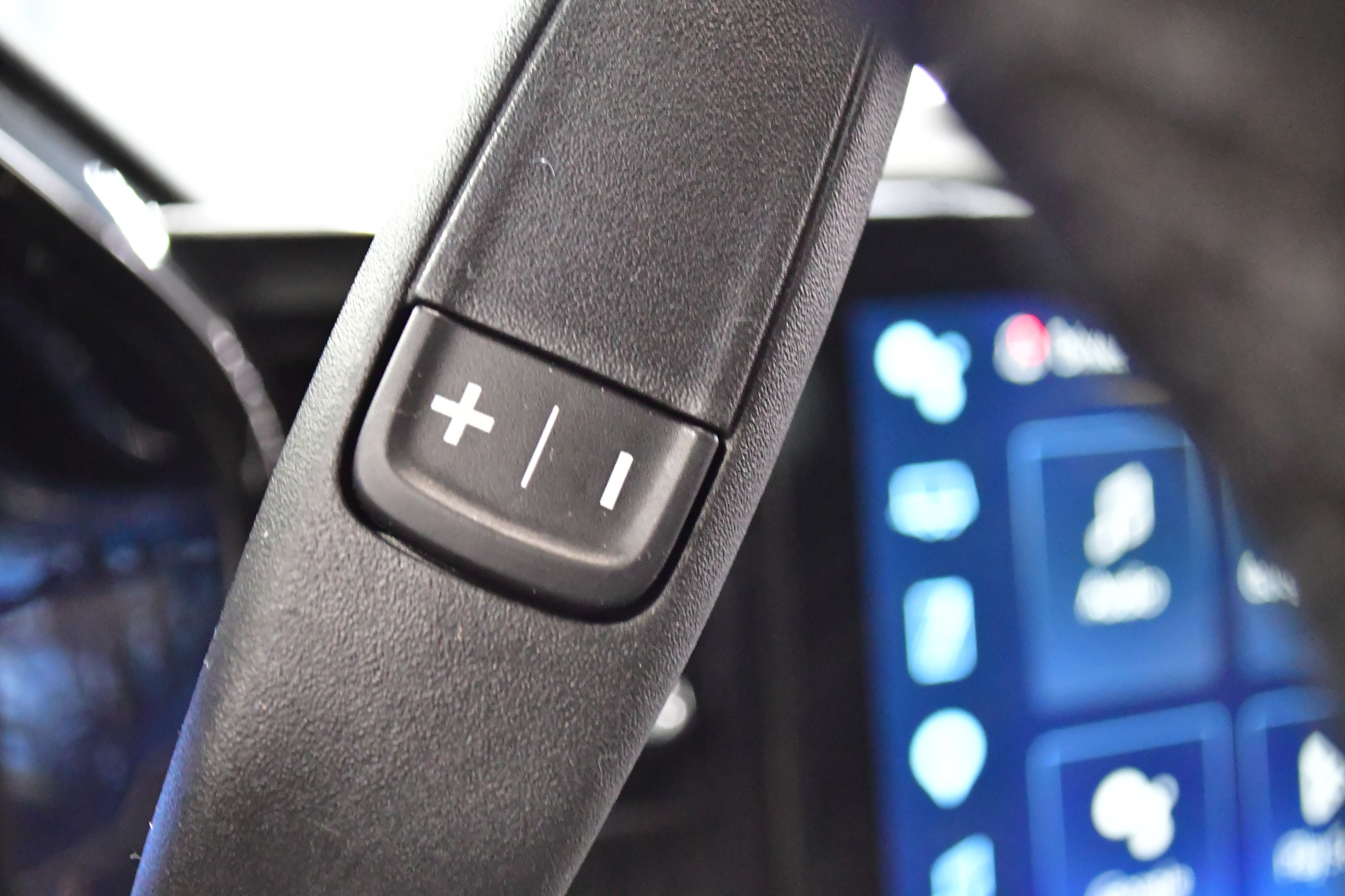 Used 2022 Chevrolet Silverado 1500 LT AWD/4WD image 21