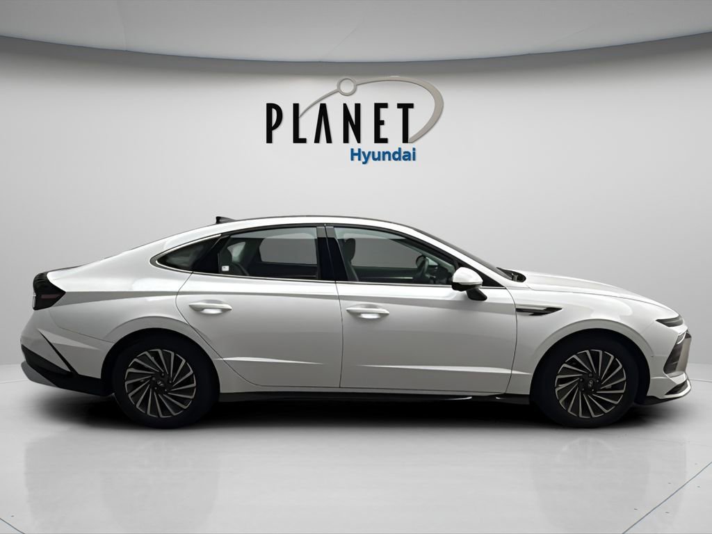 Certified 2025 Hyundai Sonata Limited FWD image 7