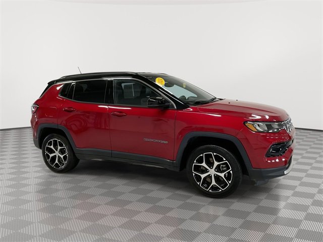 Used 2024 Jeep Compass Limited image 12