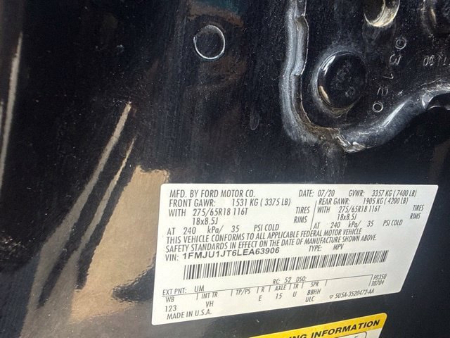 Used 2020 Ford Expedition XLT w/ Equipment Group 202A AWD/4WD image 16