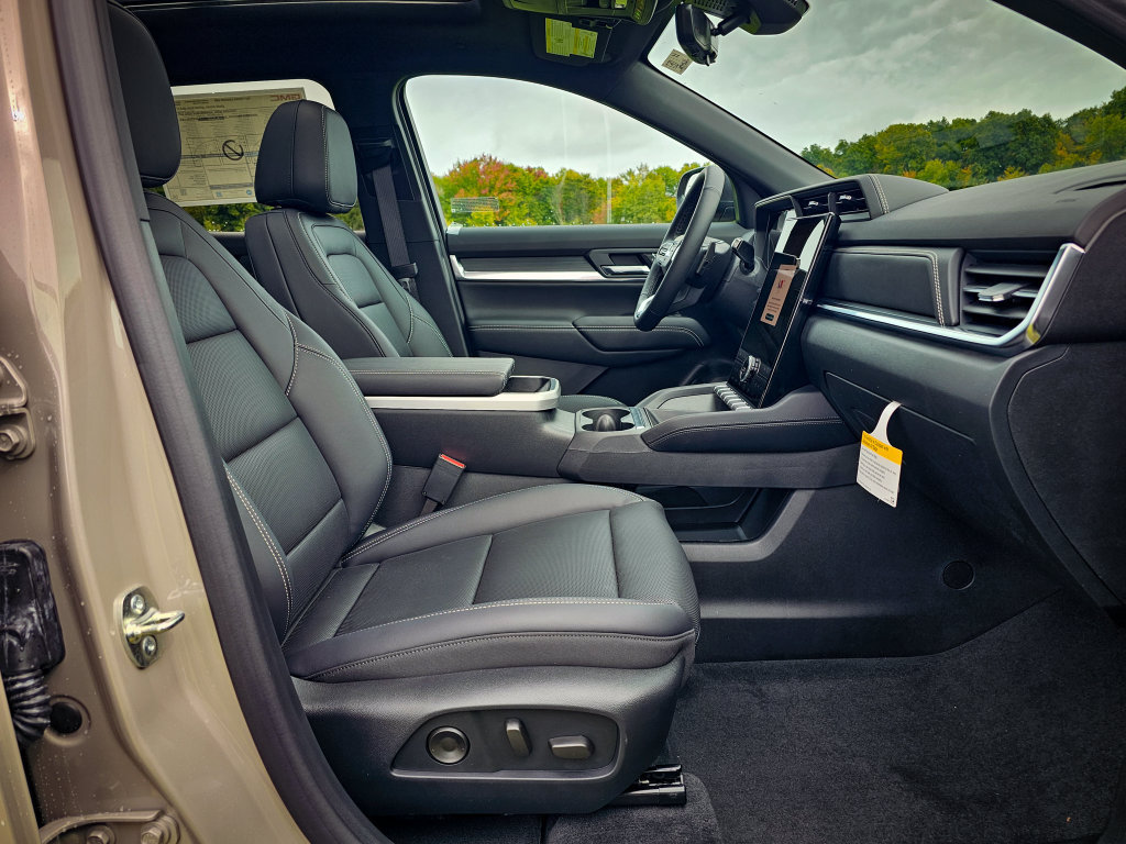 New 2027 GMC Terrain Elevation w/ Elevation Premium Package AWD/4WD image 41