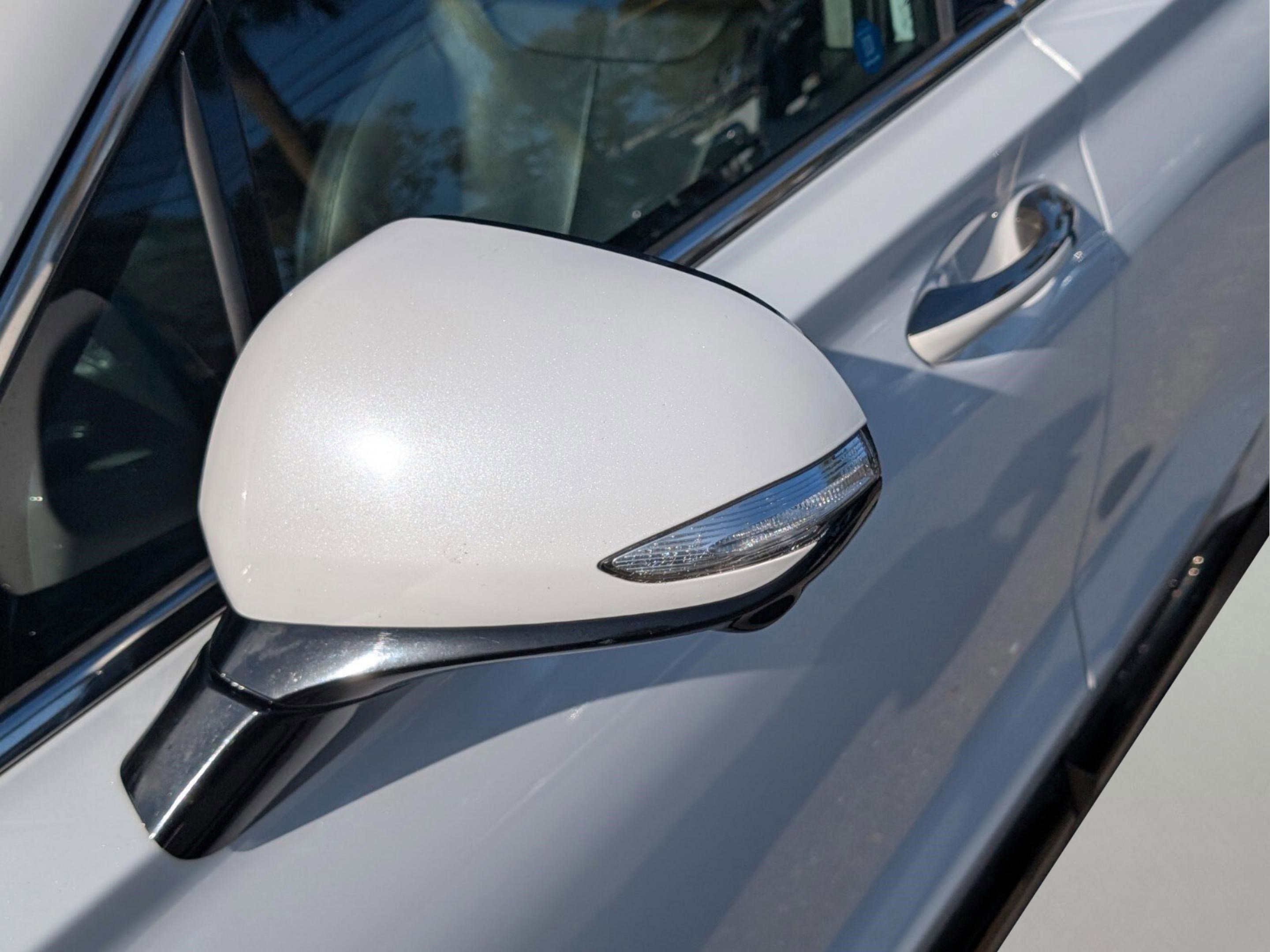 Used 2020 Hyundai Santa Fe Limited image 15