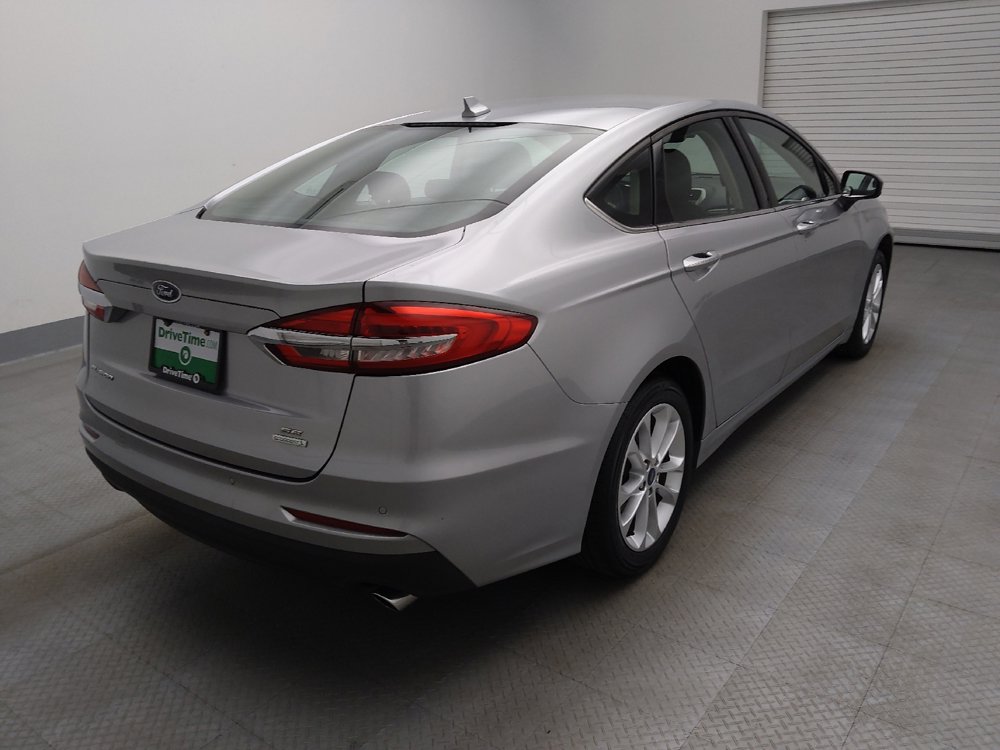 Used 2020 Ford Fusion SE image 9