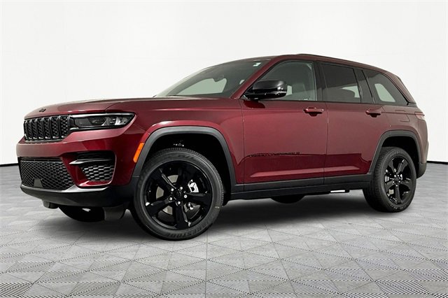 New 2025 Jeep Grand Cherokee Altitude w/ Trailer Tow Package