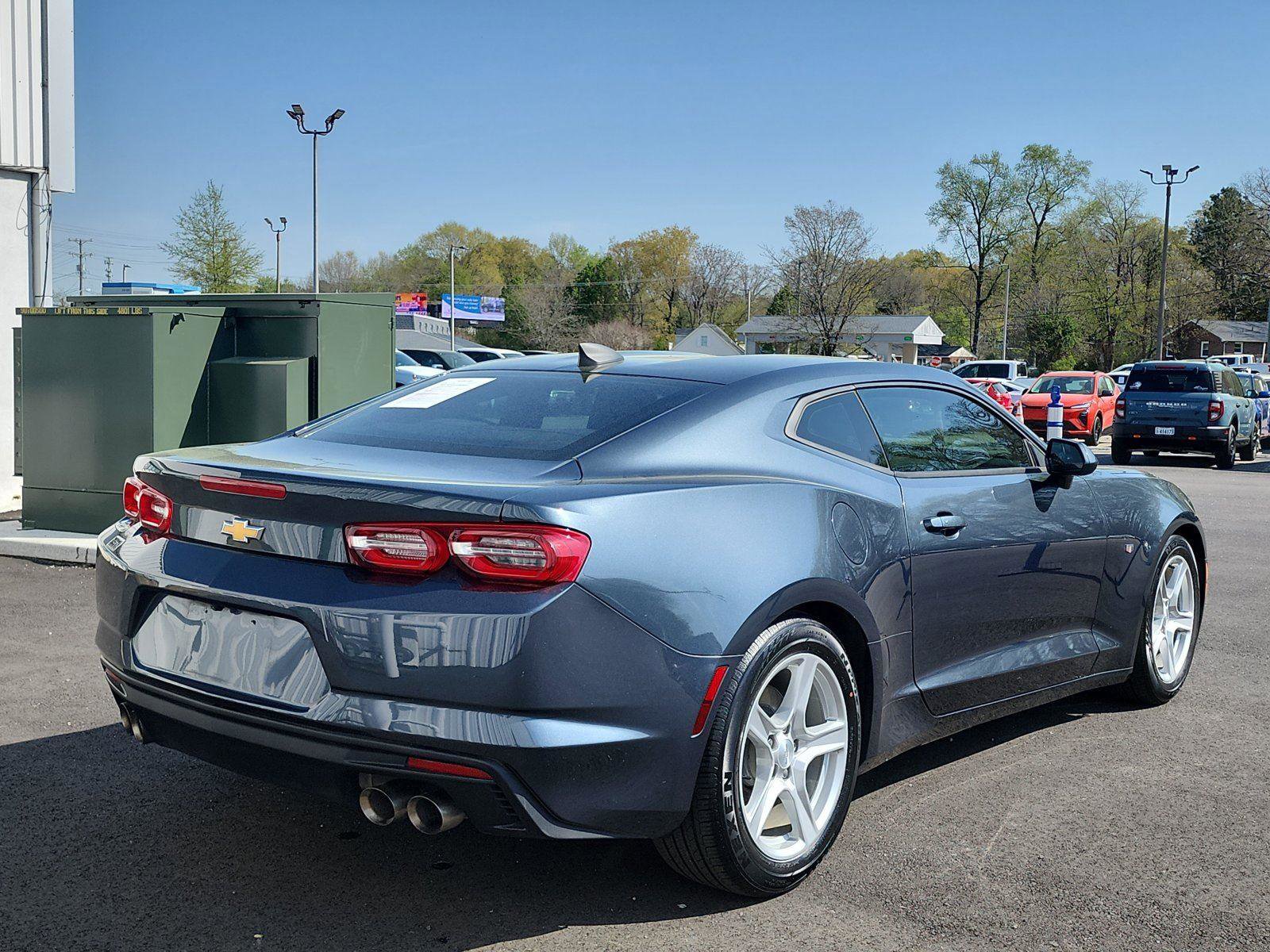 Used 2019 Chevrolet Camaro LT w/ Technology Package image 5