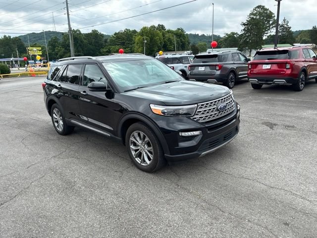 Used 2023 Ford Explorer Limited w/ Equipment Group 301A AWD/4WD image 2