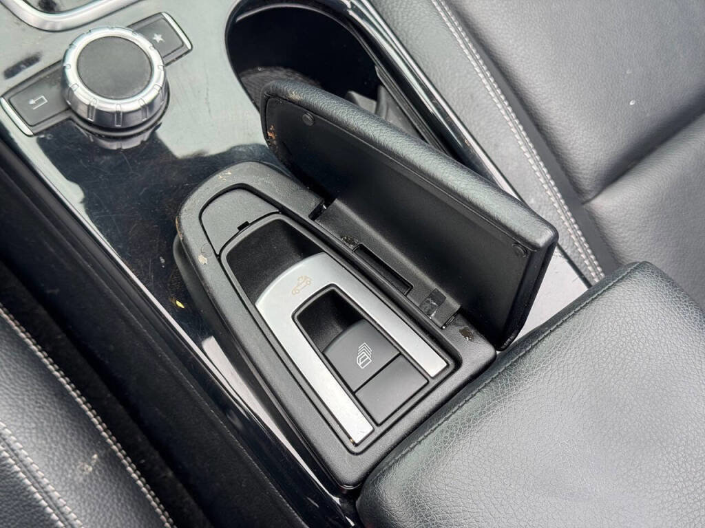 Used 2018 Mercedes-Benz SLC 300 image 14