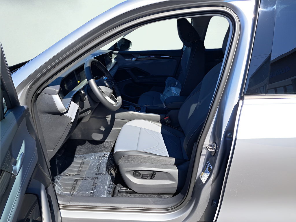 New 2025 Volkswagen Tiguan SE FWD image 12