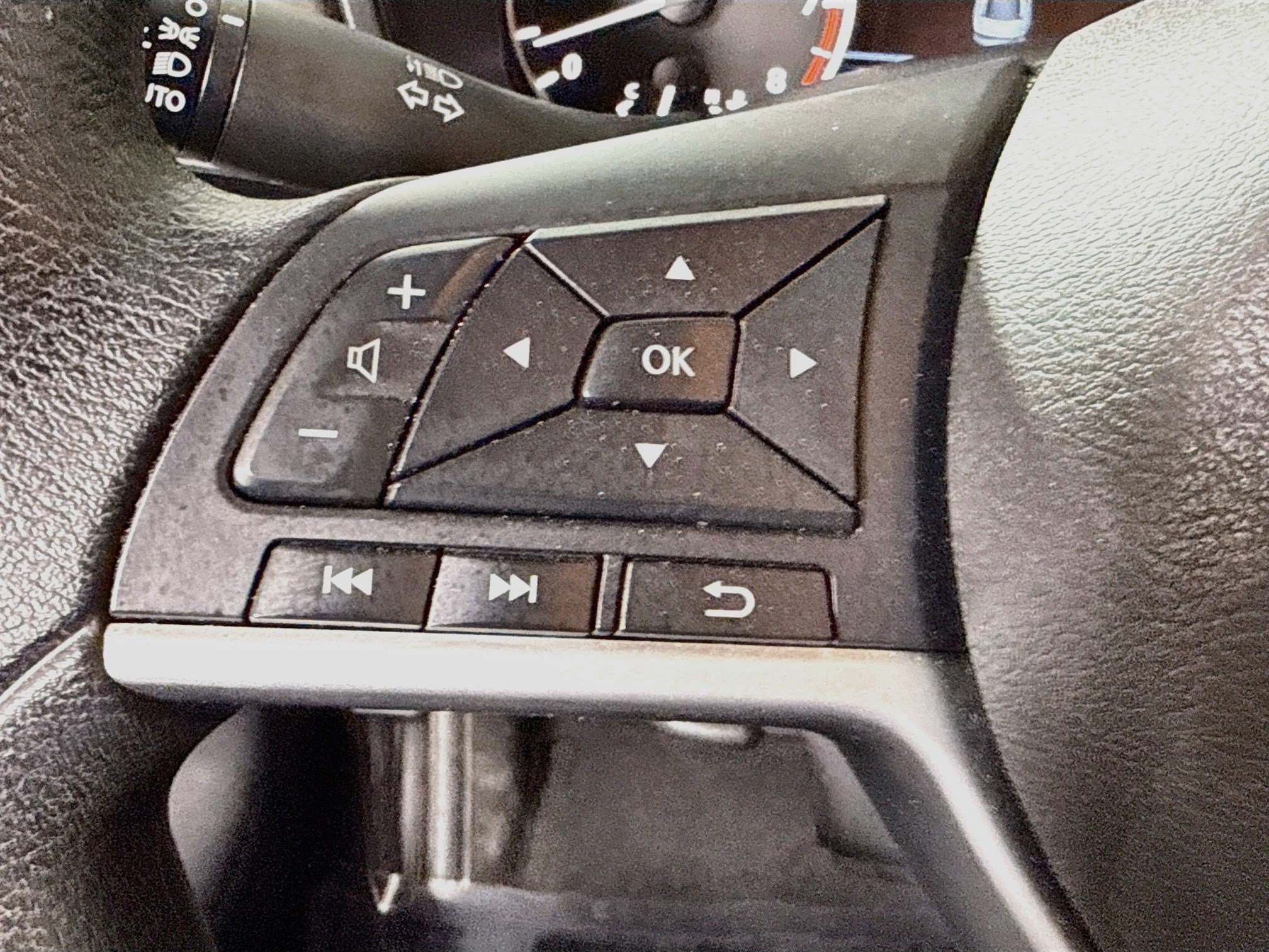 Used 2023 Nissan Altima 2.5 SV FWD image 14