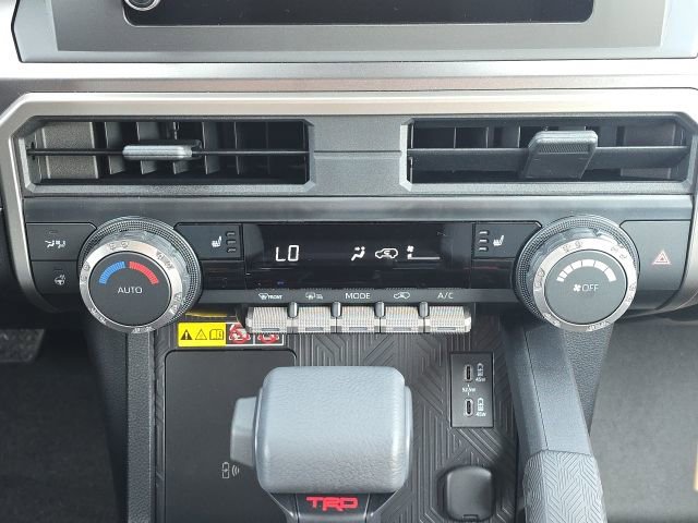 Used 2025 Toyota 4Runner 4WD image 33