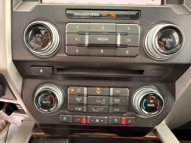 Used 2018 Ford F150 Lariat w/ Equipment Group 502A Luxury AWD/4WD image 30
