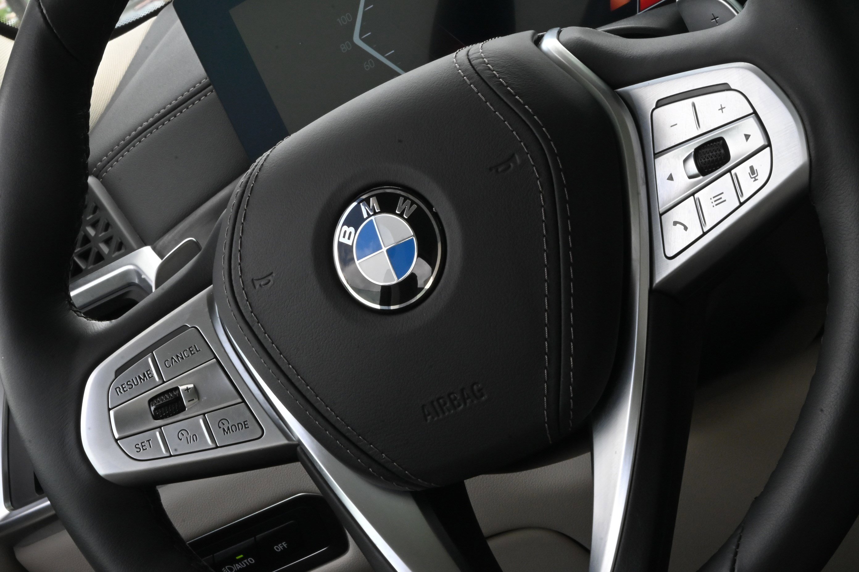 Certified 2025 BMW X7 xDrive40i w/ Executive Package image 25