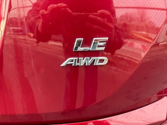 Used 2018 Toyota RAV4 LE image 19