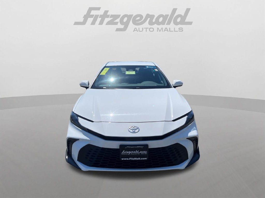 Used 2025 Toyota Camry SE FWD image 6