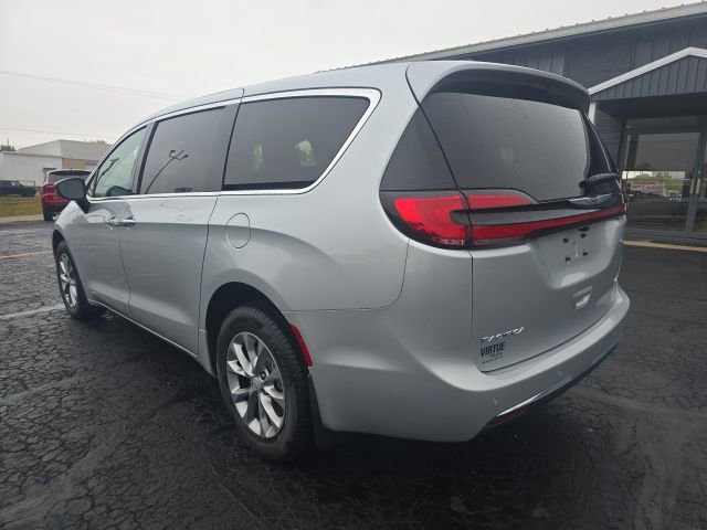 New 2026 Chrysler Pacifica Select image 5