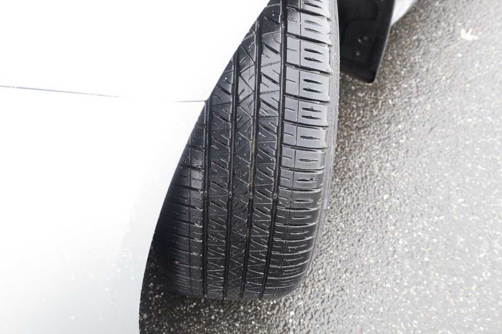 Certified 2025 Toyota Corolla SE w/ SE Premium Package image 4