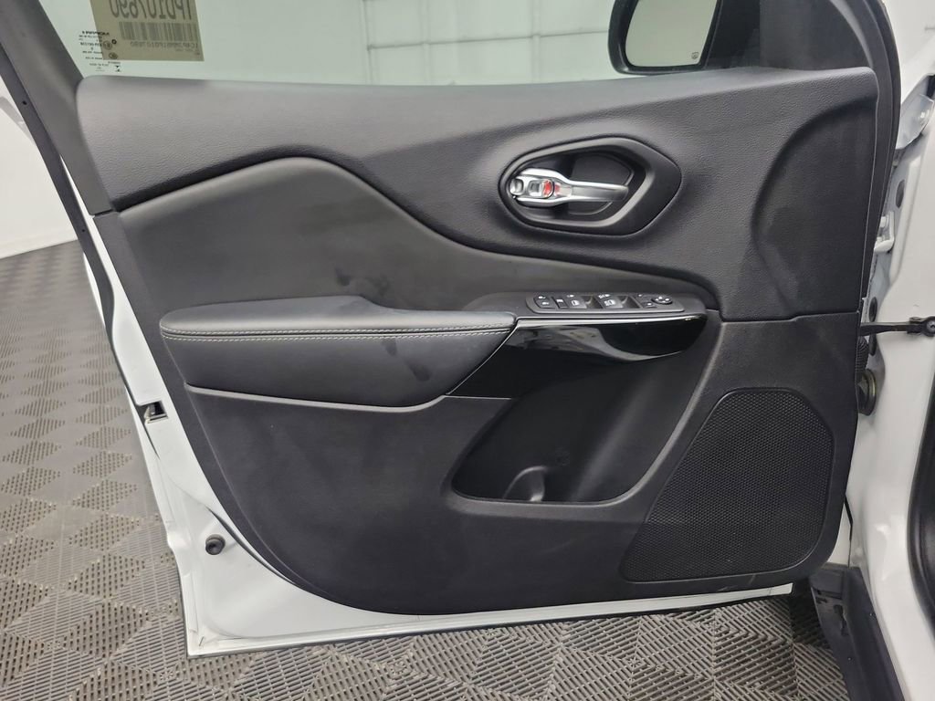 Used 2023 Jeep Cherokee Altitude Lux image 11