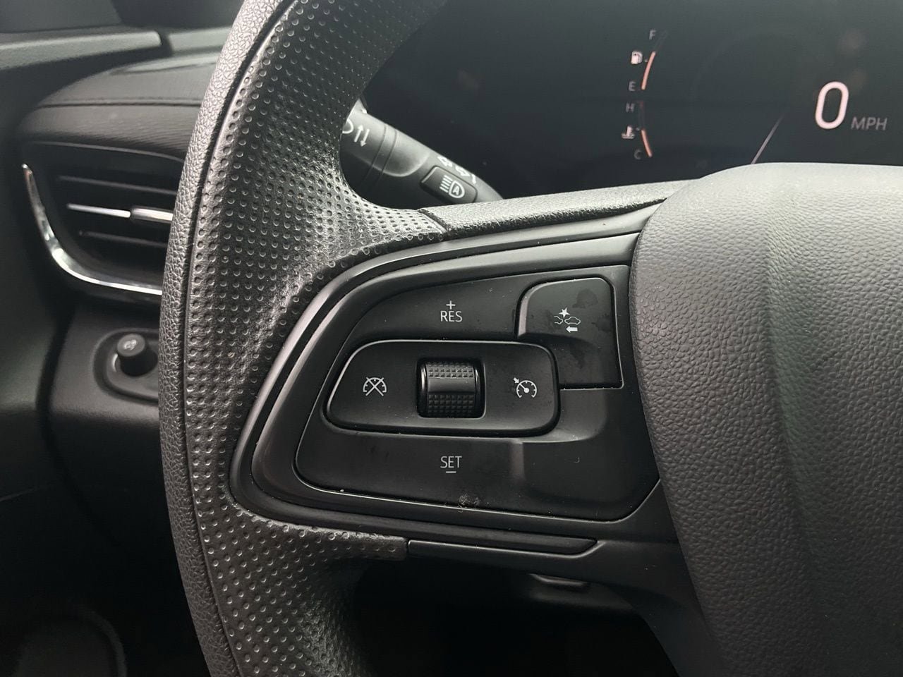 Used 2025 Buick Envista Preferred FWD image 30