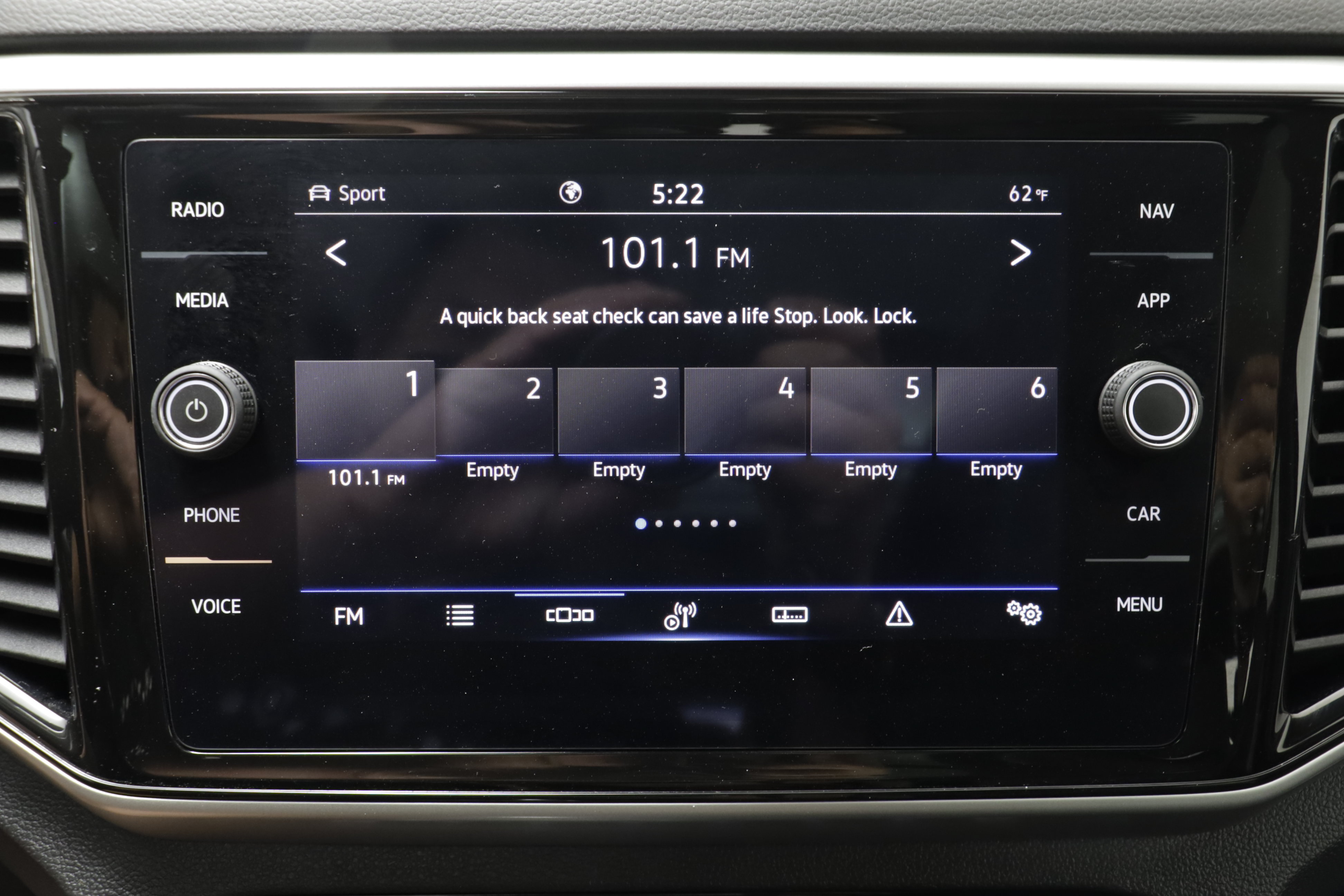 Used 2023 Volkswagen Atlas Cross Sport SEL Premium R-Line AWD/4WD image 9