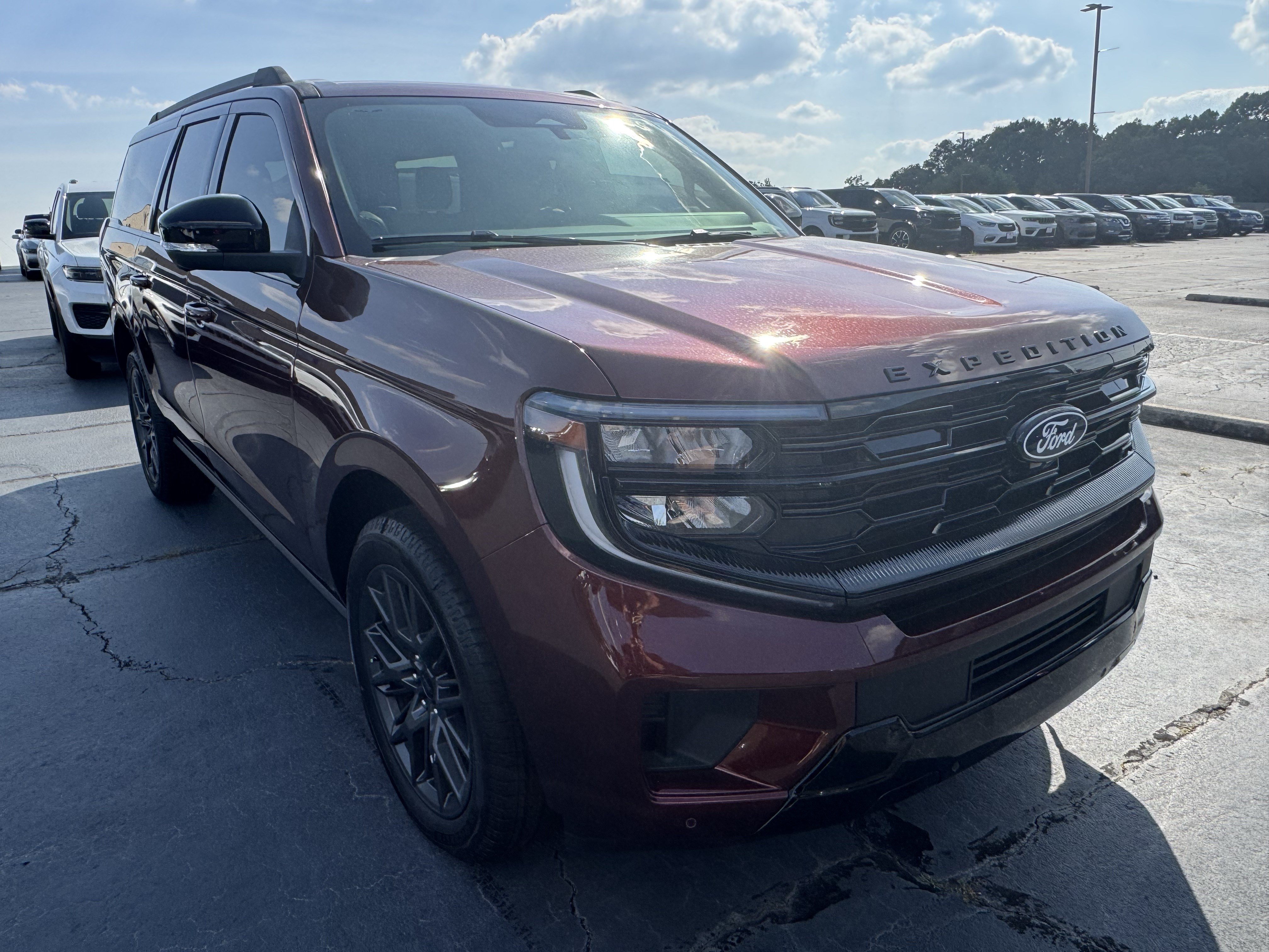 New 2027 Ford Expedition Max Platinum w/ Stealth Appearance Package RWD image 4