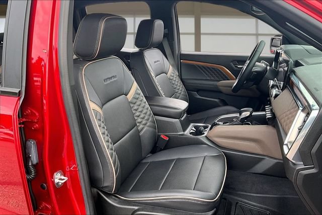 Used 2023 GMC Canyon Denali AWD/4WD image 7